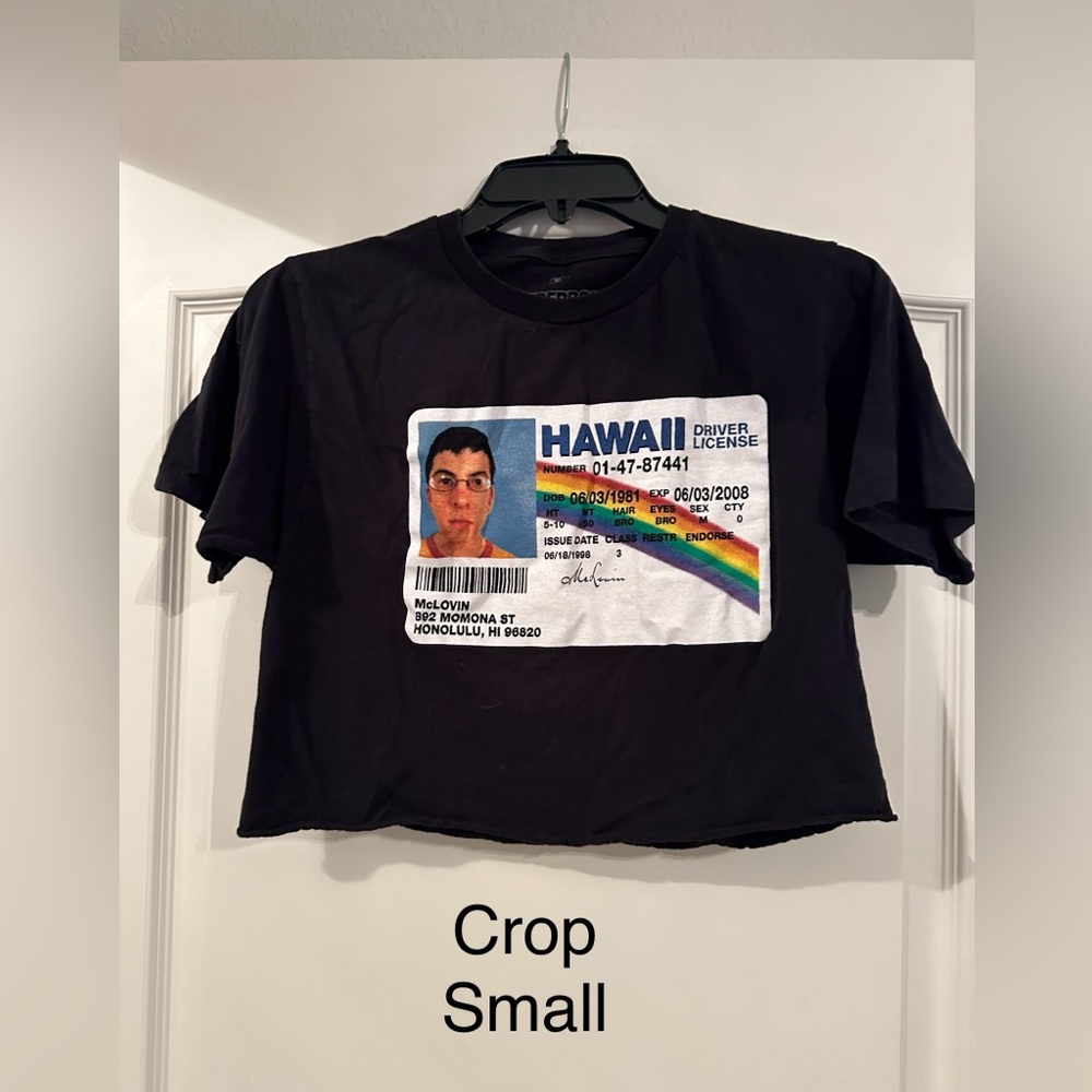 Crop tee shirt.